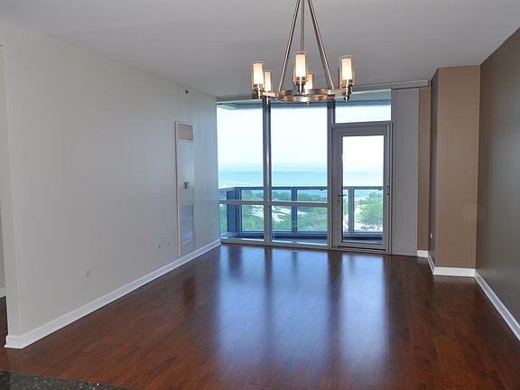 5th image of 1211 S Prairie Ave APT 1203