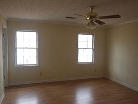 5th image of 1471 Pine Creek Dr