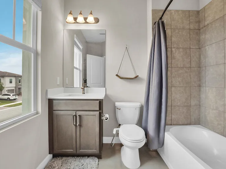 1304 Whitcombe Dr — Photo 16