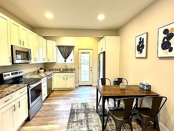 5th image of 718 Seymour Ave