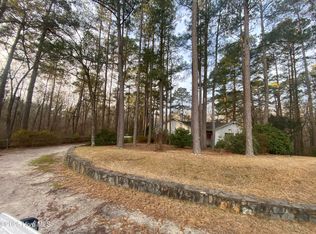 9300 Creekside Dr, Laurinburg, NC 28352