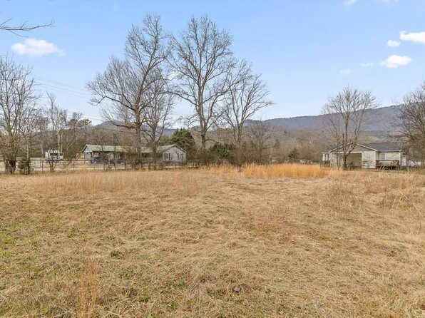 704 Ray Ln, Hixson, TN 37343