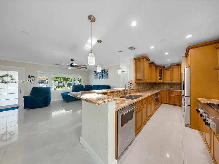 5862 W 2nd Ct — Photo 9