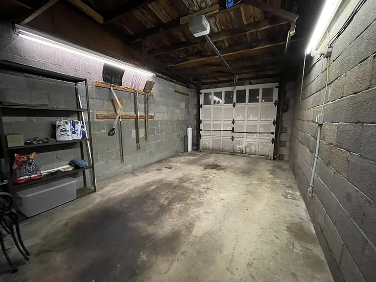 405 Washington Ave — Photo 12