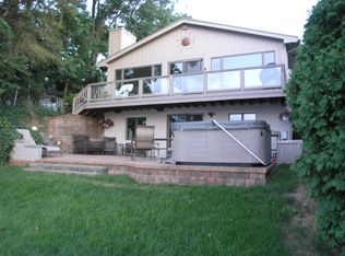 4500 London Ct, Waterford, MI 48328
