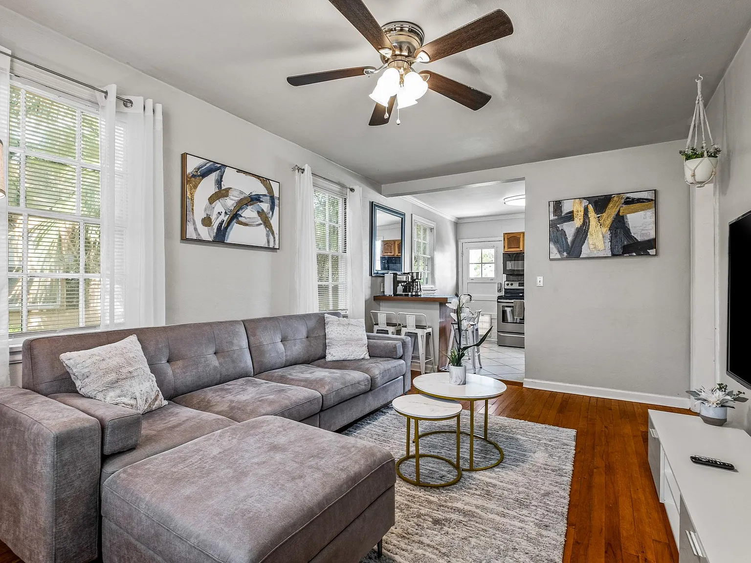 1521 E Jordan St — Photo 4