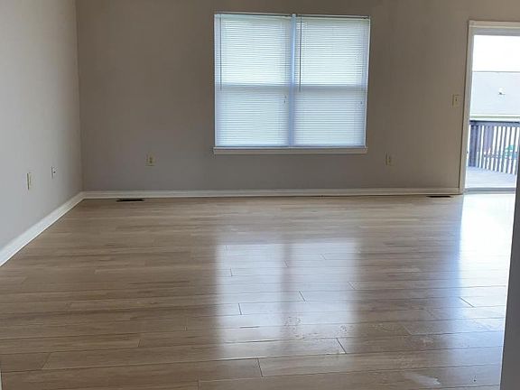 3rd image of 1720 Stewart Dr