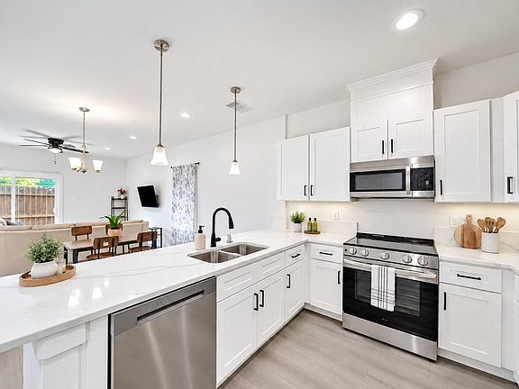3rd image of 4011 King St