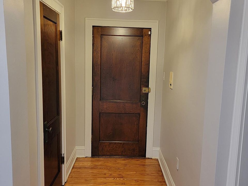 1st image of 10621 S Hale Ave Floor 2