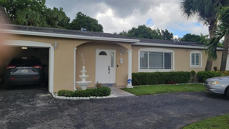 1st image of 6707 Oakmont