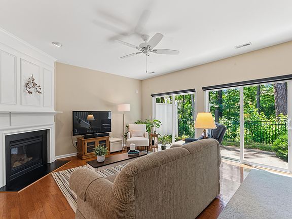 3rd image of 7243 Racine Way