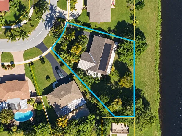 19686 Carolina Circle, Boca Raton, FL 33434