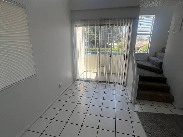 7615 N Hollywood Way #101 — Photo 8
