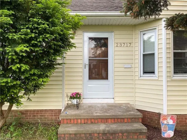 23717 E Oakland Rd, Bay Village, OH 44140