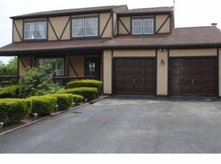 12 W Rivers End Dr, Claymont, DE 19703