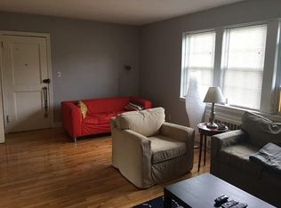33 Hammond Pond Pkwy APT 4, Newton, MA 02467
