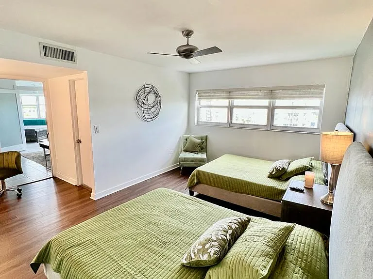 1881 Washington Ave #10E — Photo 25
