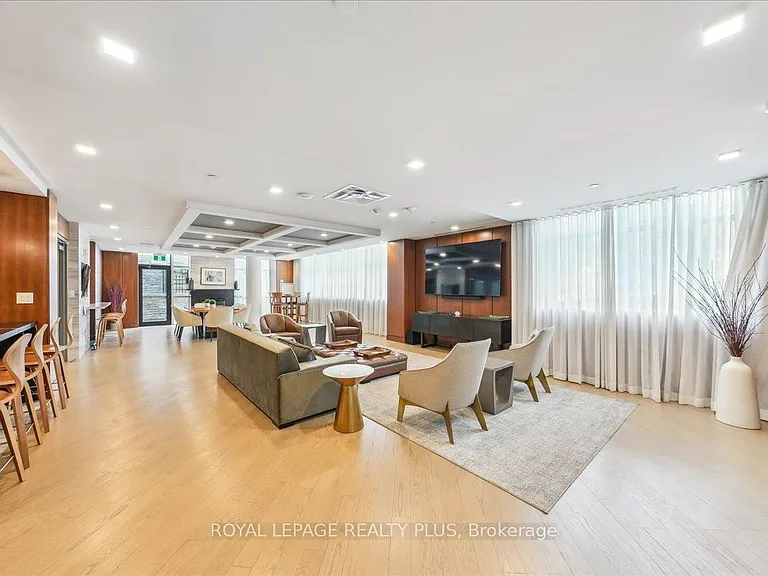 1575 Lakeshore Rd W #117 — Photo 33