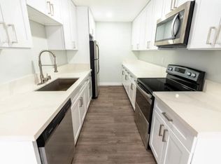 616 North Sweetzer Avenue, Los Angeles, CA 90048