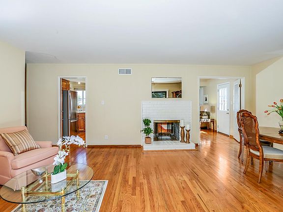 5th image of 1071 Belvedere Ln