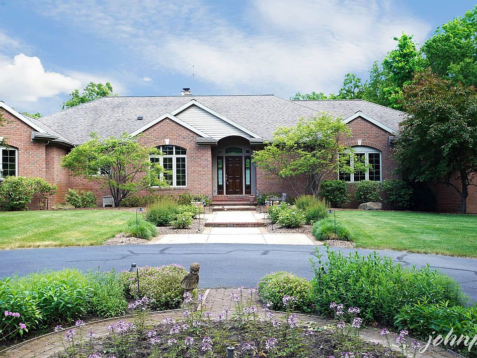 1st image of 3127 Pickford Dr SE