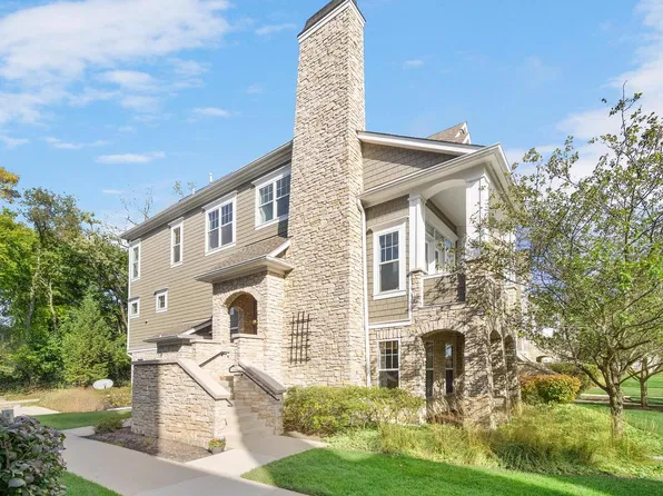 98 W Kennedy Ln, Hinsdale, IL 60521