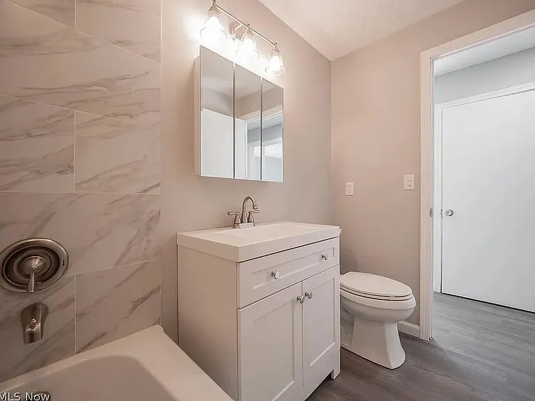 335 Inwood Blvd — Photo 10