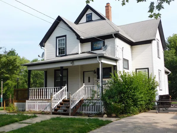 908 8th Ave, Rockford, IL 61104