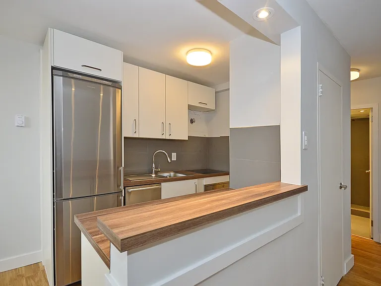 188 Jameson Ave — Photo 2
