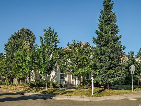 3rd image of 1860 Zurlo Way