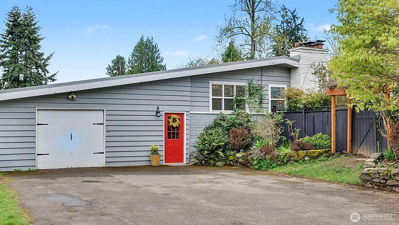 2nd image of 11204 148th Avenue SE