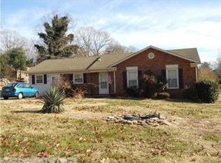 107 Peachtree Ln, King, NC 27021