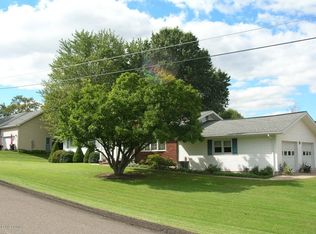 401 Surrey Ln, Bloomsburg, PA 17815
