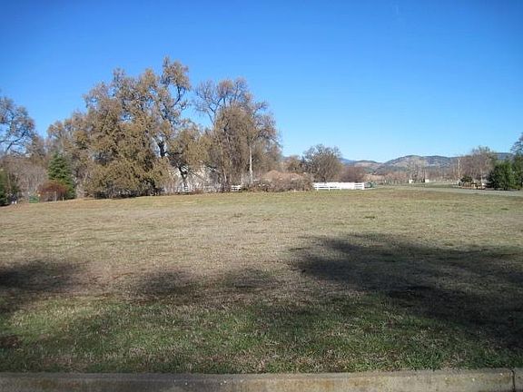 4th image of Indian Oaks Dr