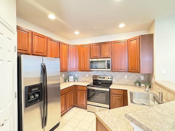 4th image of 11313 Navajo Cir #B