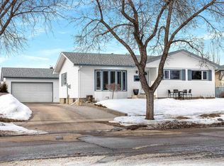 9028 95th Ave, Fort Saskatchewan, AB T8L 1C6