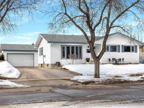 9028 95th Ave, Fort Saskatchewan, AB T8L 1C6