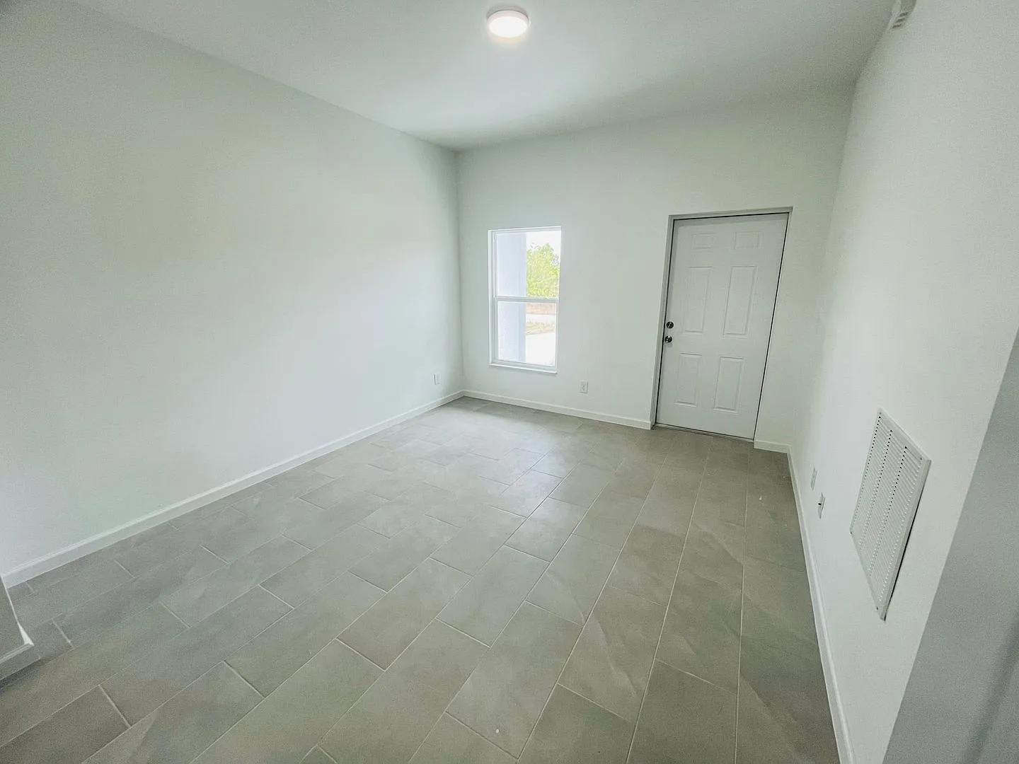 2 Bed-1 Bath Bright & Modern Home in Desirable Lehigh Acres! — Photo 3