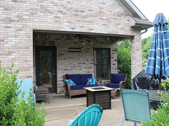 Covered porch 
