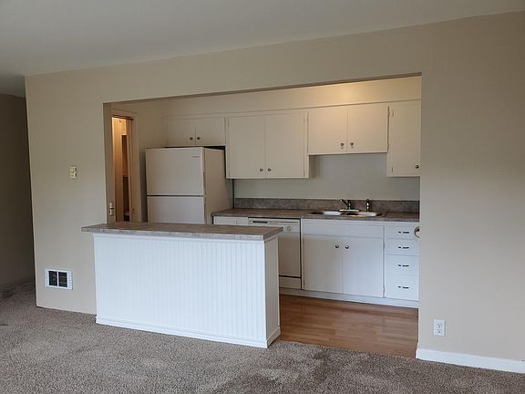 5th image of 201 2nd St S APT 106