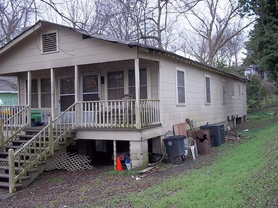 2nd image of 2416 1/2 Halls Ferry Rd