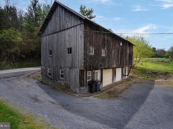 2nd image of 153 Buffalo Run Rd
