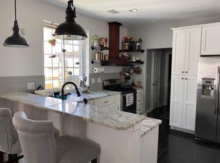 409 Oak Knoll Ln, Chesapeake, VA 23320