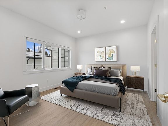5th image of 1013 E 7th St #F