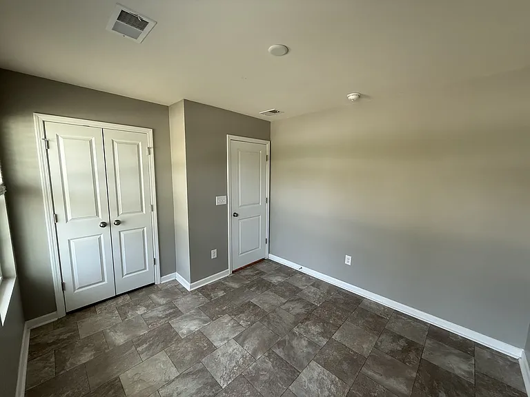 141 Butler Knoll Ct — Photo 8