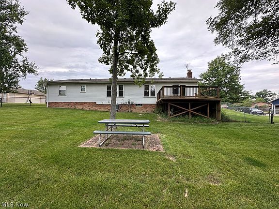 3rd image of 6121 Padua Dr N