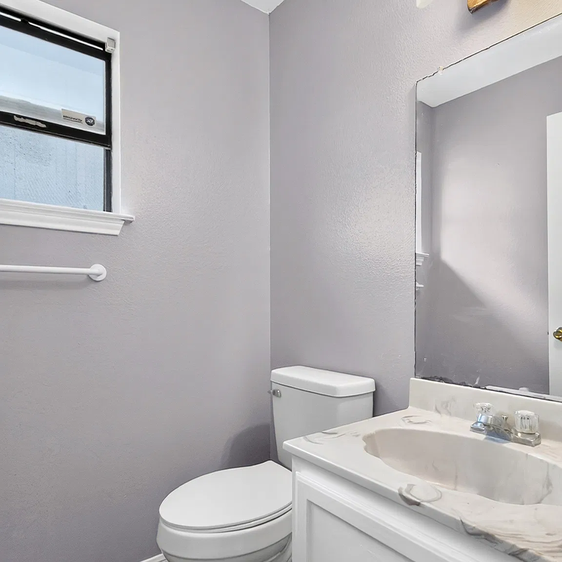 1813 Cedarhill Drive - C — Photo 4