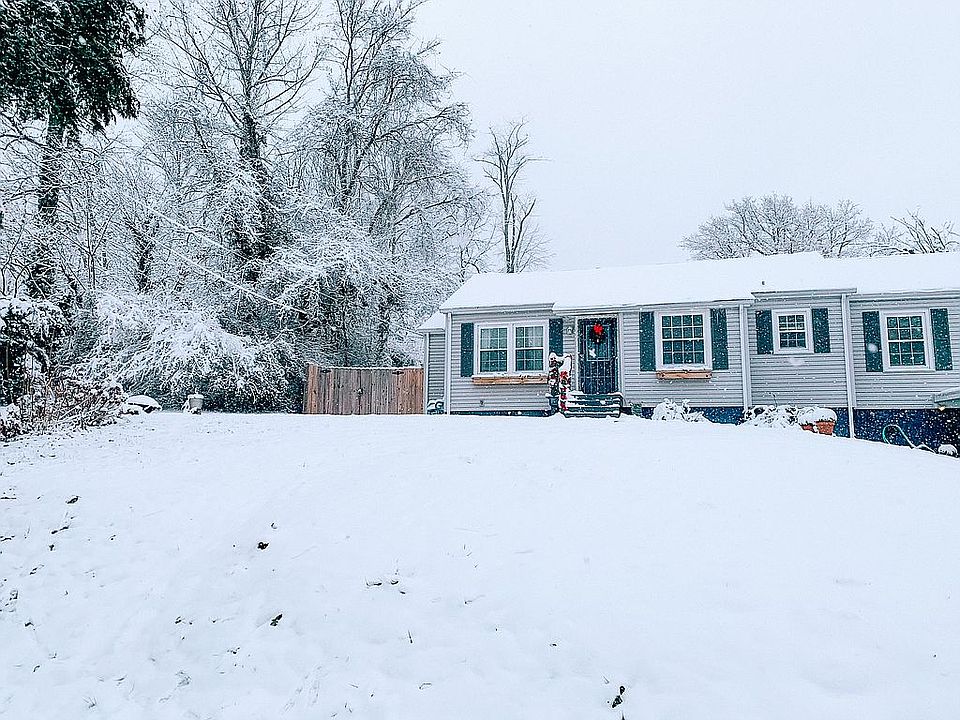 1st image of 301 Hermitage Dr