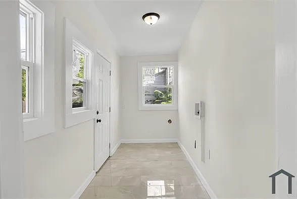 3160 Graceland Ave — Photo 22