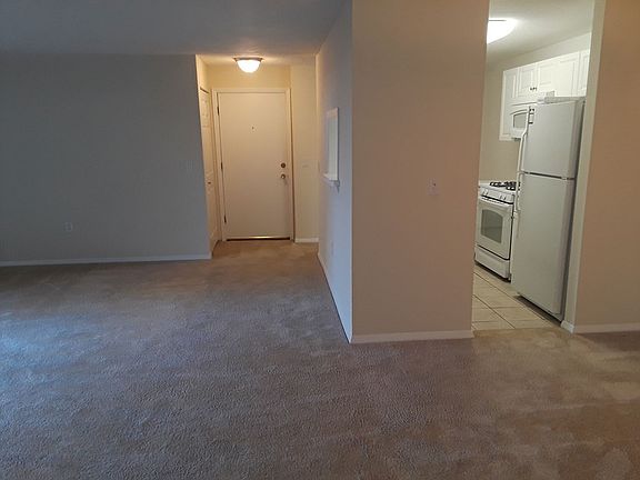4th image of 86 Hampden Dr APT 2A